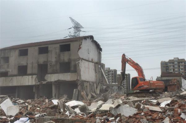 拆除工程時的安全措施有哪些？