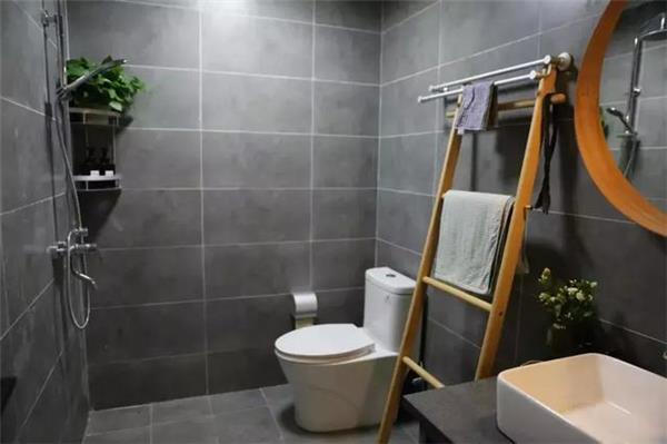 如何拆除衛(wèi)生間的墻磚？