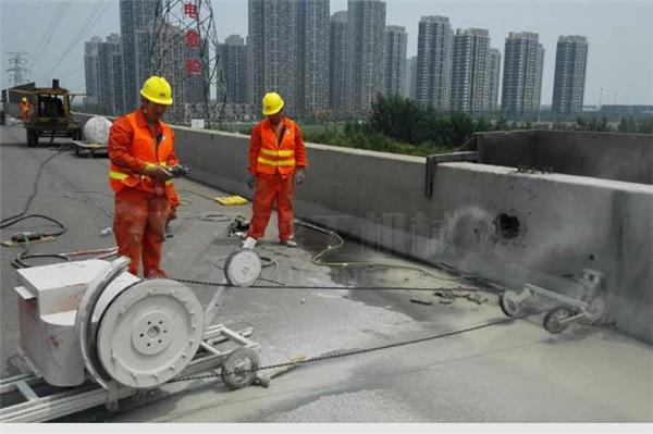 關(guān)于混凝土切割拆除的施工方法。
