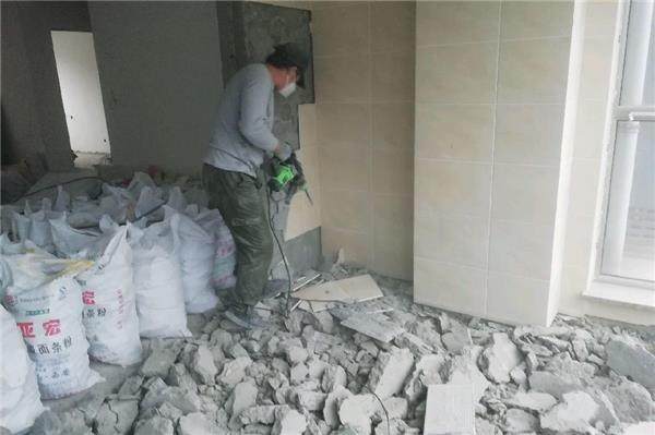 拆除舊裝修，如何砸瓷磚？