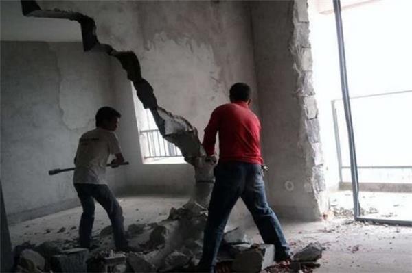 砸墻的師傅去哪找？