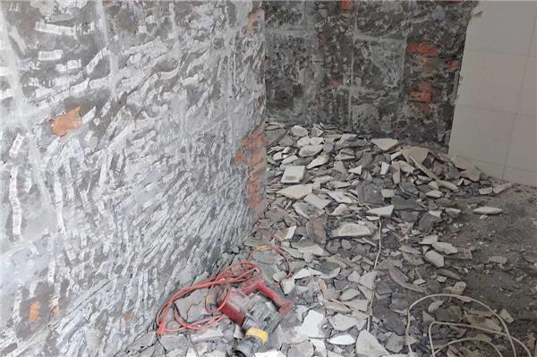 墻面瓷磚拆除攻略：高效方法與技巧解析